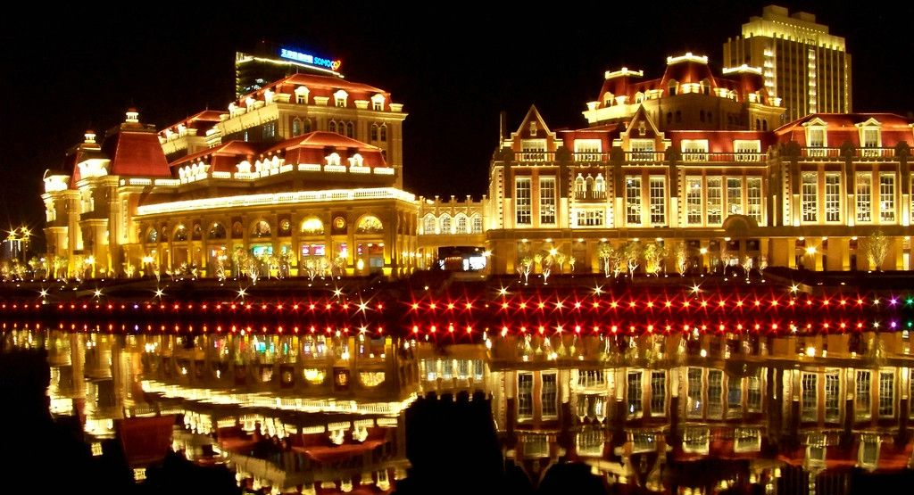 LED園林景觀照明節(jié)能改造：點(diǎn)亮城市，守護(hù)綠色地球